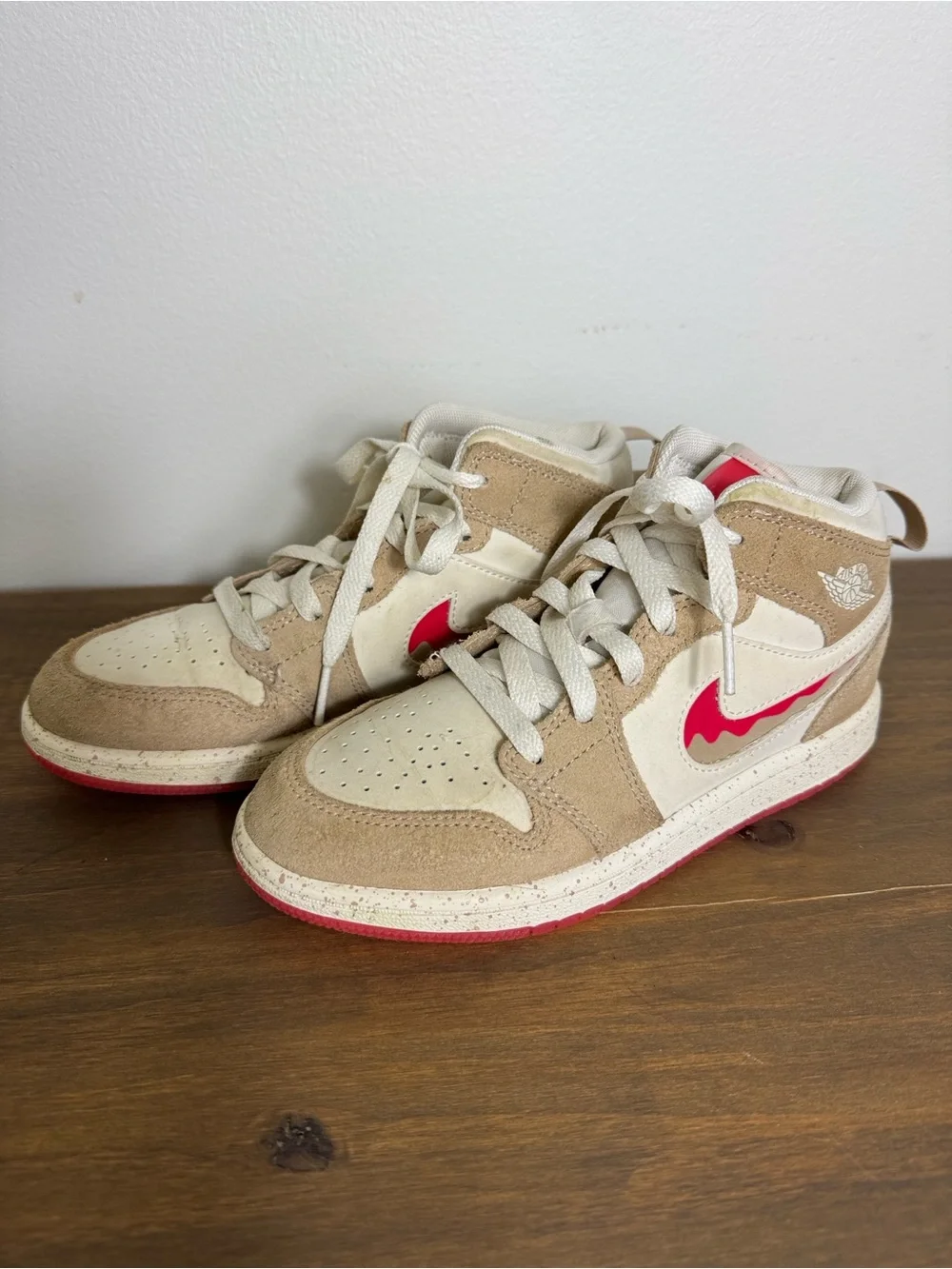 JORDAN Air Jordan Nike Youth Size 2 Sneakers Rare Peanit Butter and Jelly Color